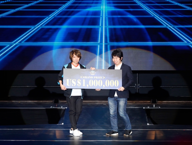 賞金1億円「シャドウバース」世界大会で、日本のふぇぐ選手が優勝！2019年シーズンも世界大会開催決定