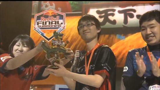 格闘ゲーム「ドラゴンボールファイターズ」世界大会『Red Bull Final Summoning』で、日本のかずのこ選手が優勝！