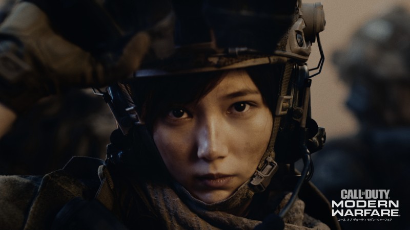 「コール オブ デューティ モダン・ウォーフェア」のCMに本田翼さんが登場、兵士姿で戦場を駆け巡る