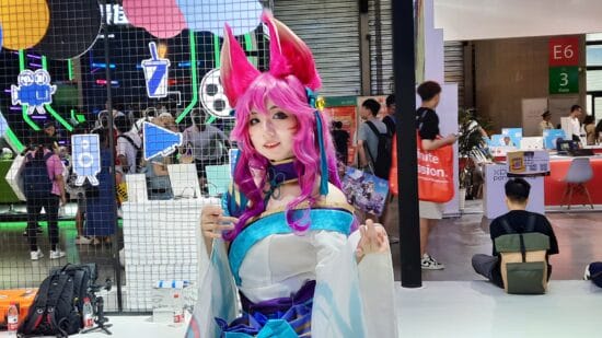 中国ゲームイベントのコスプレ事情、刺激的すぎる衣装の行方