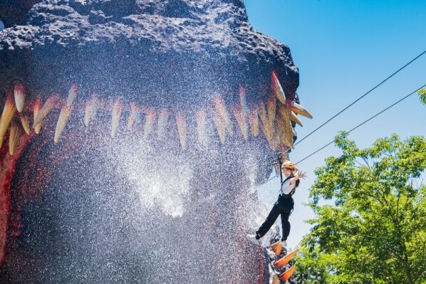 夏季限定！ニジゲンノモリ「ゴジラ迎撃作戦」 びしょ濡れ爽快ジップライン『スプラッシュゴジラ2026』 7月10日（金）～9月30日…