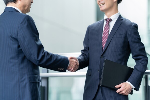 【2026年最新版】会社を買わずに見込み客のいるメディアだけを引き継ぐ「小さなM&A」とは？会社員・個人事業主がSNSアカ…