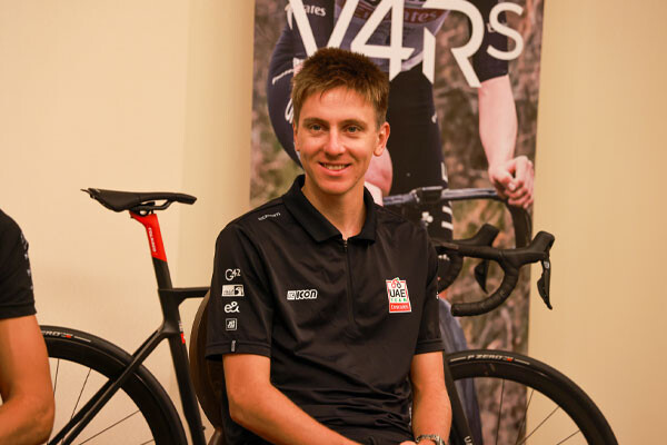 イタリアのロードバイク「COLNAGO（コルナゴ）」よりタデイ・ポガチャル選手サイン入り「COLNAGO V4Rs」をチャリティーオークションに出品